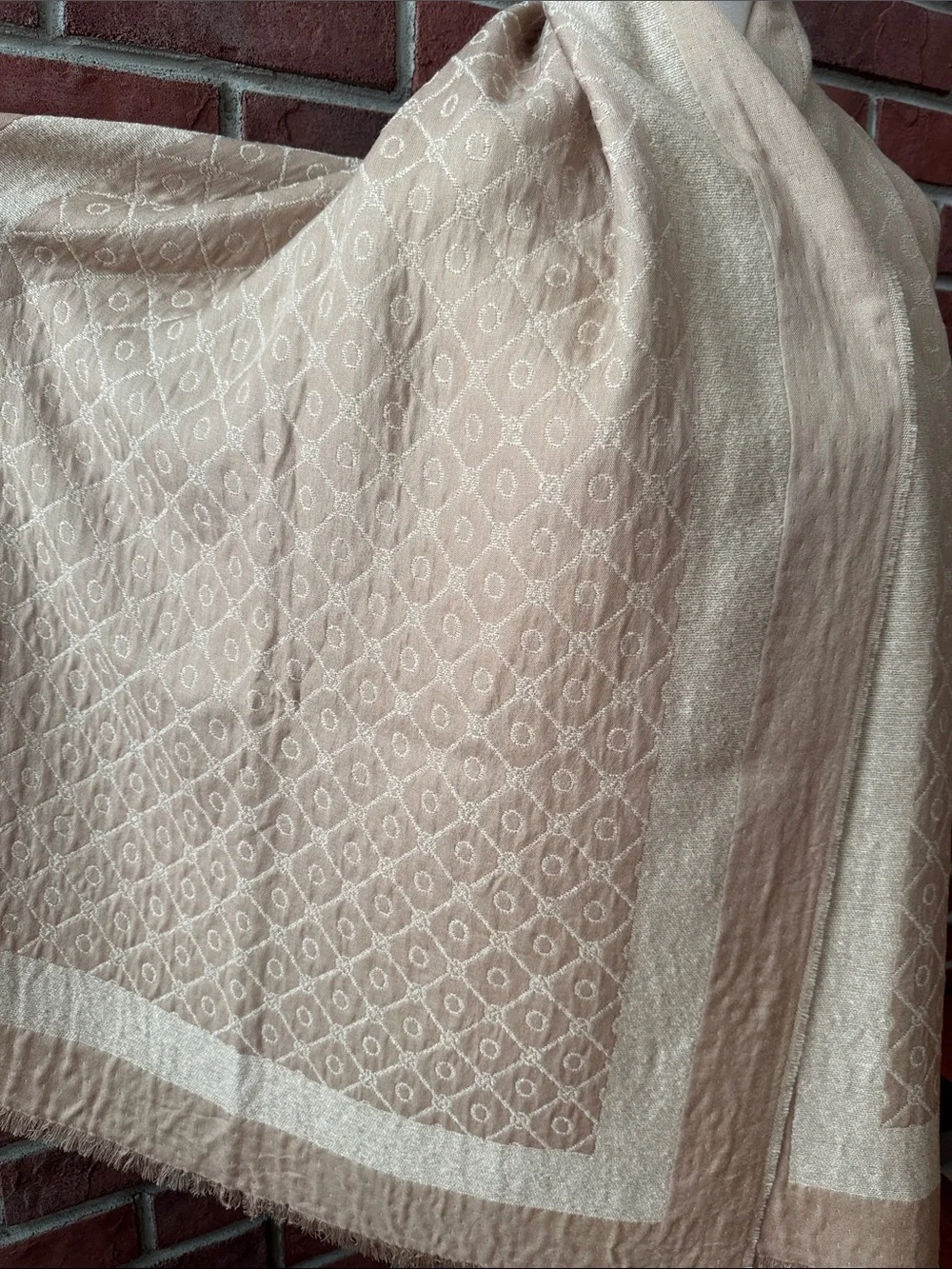 Oroton Australia Luxury Beige Cream Diamond-Texture Fringe Scarf 28”x72” NWOT